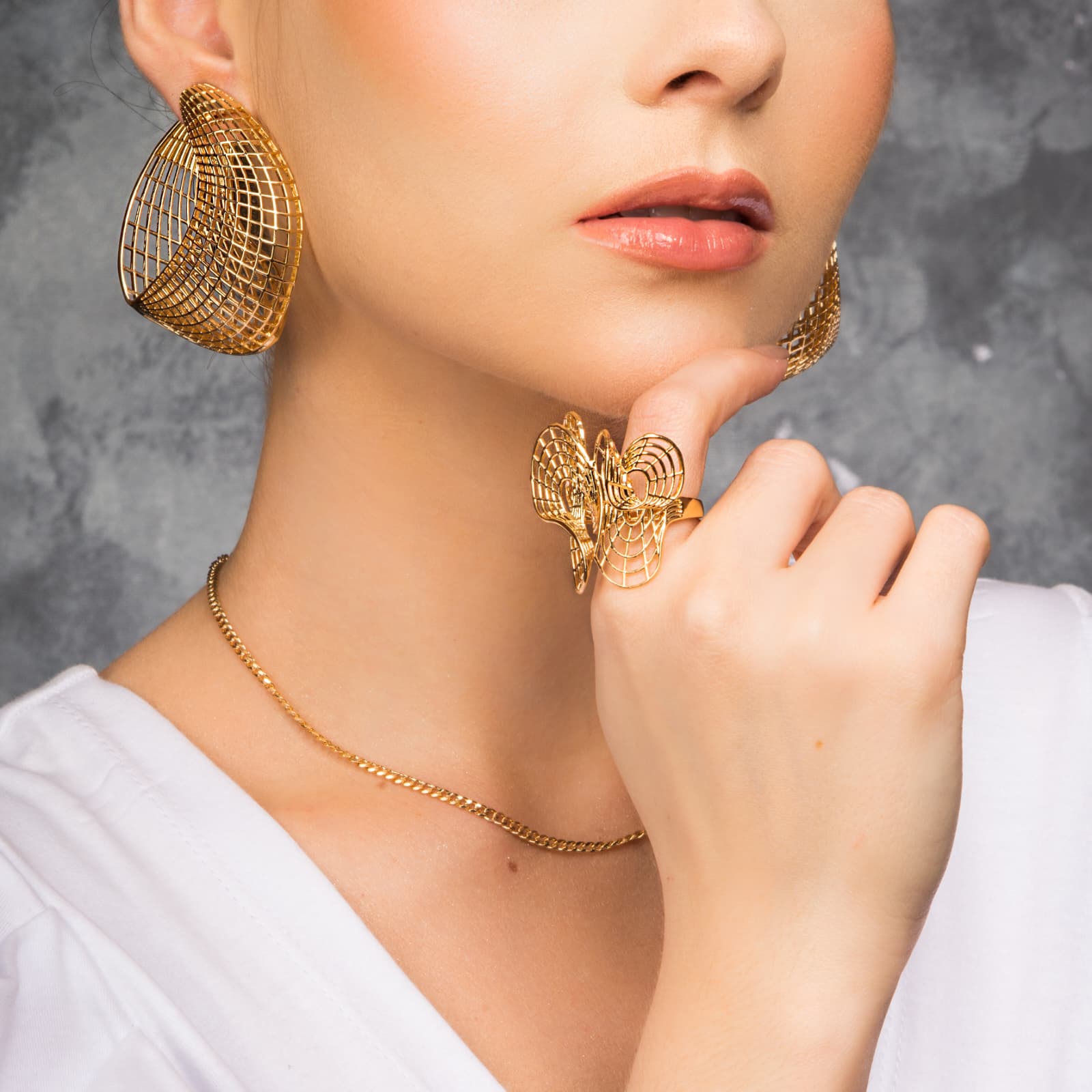 Grand Interlace Earrings